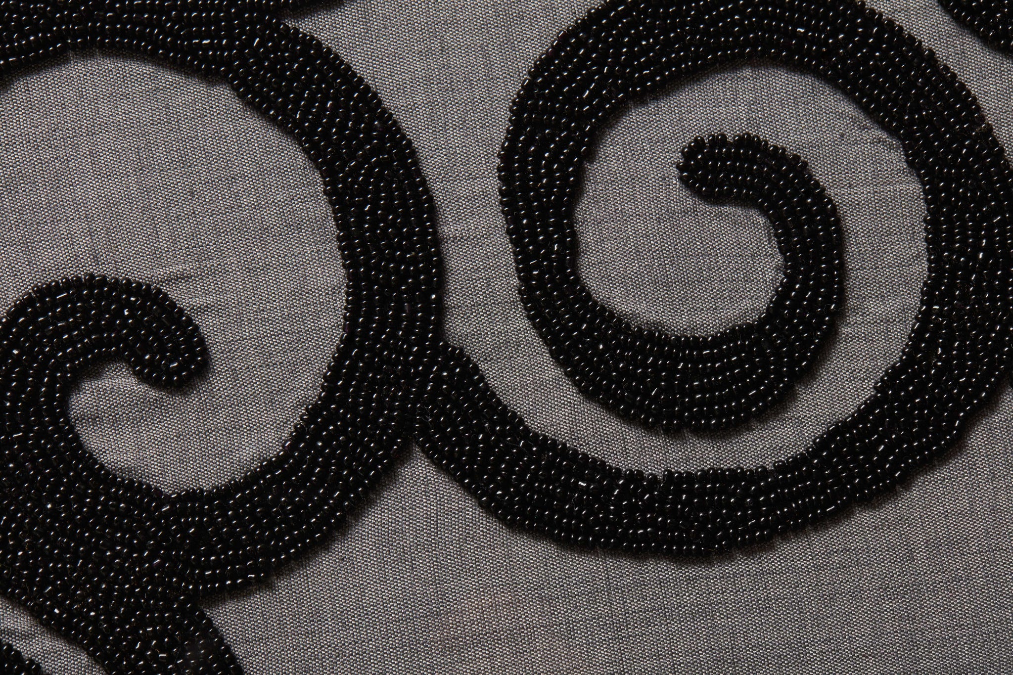 Side view of the Decadent Grey / Black artwork.