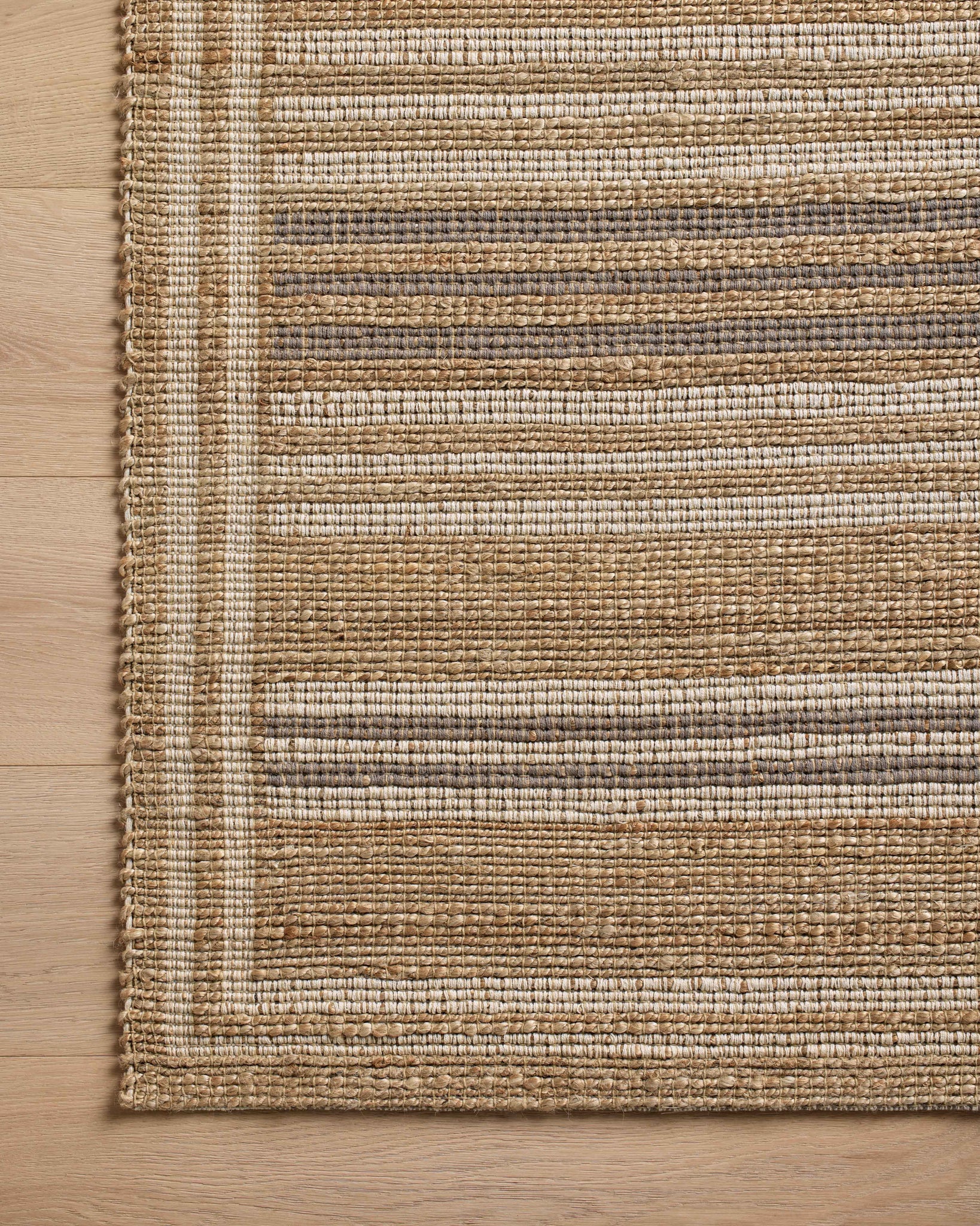 Judy Natural / Dove shown from a different angle to reveal its pattern.