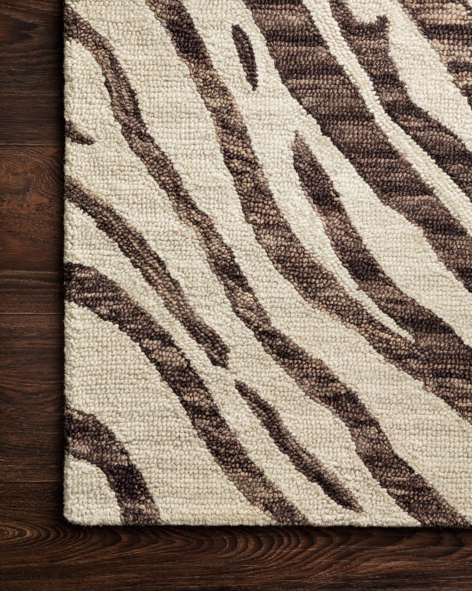 Side view of the Masai Java / Ivory rug.