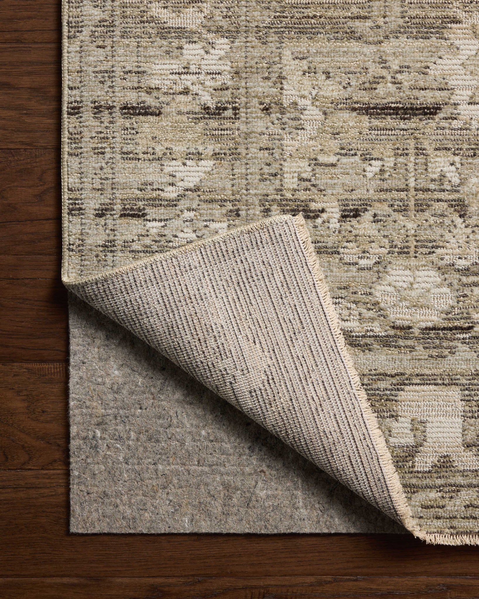 Milena Sage / Ivory shown from a different angle to reveal its pattern.