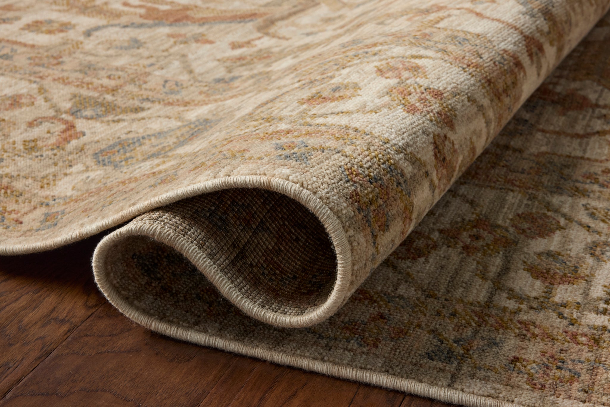 Reign Ivory / Sunset shown from a different angle to reveal its pattern.