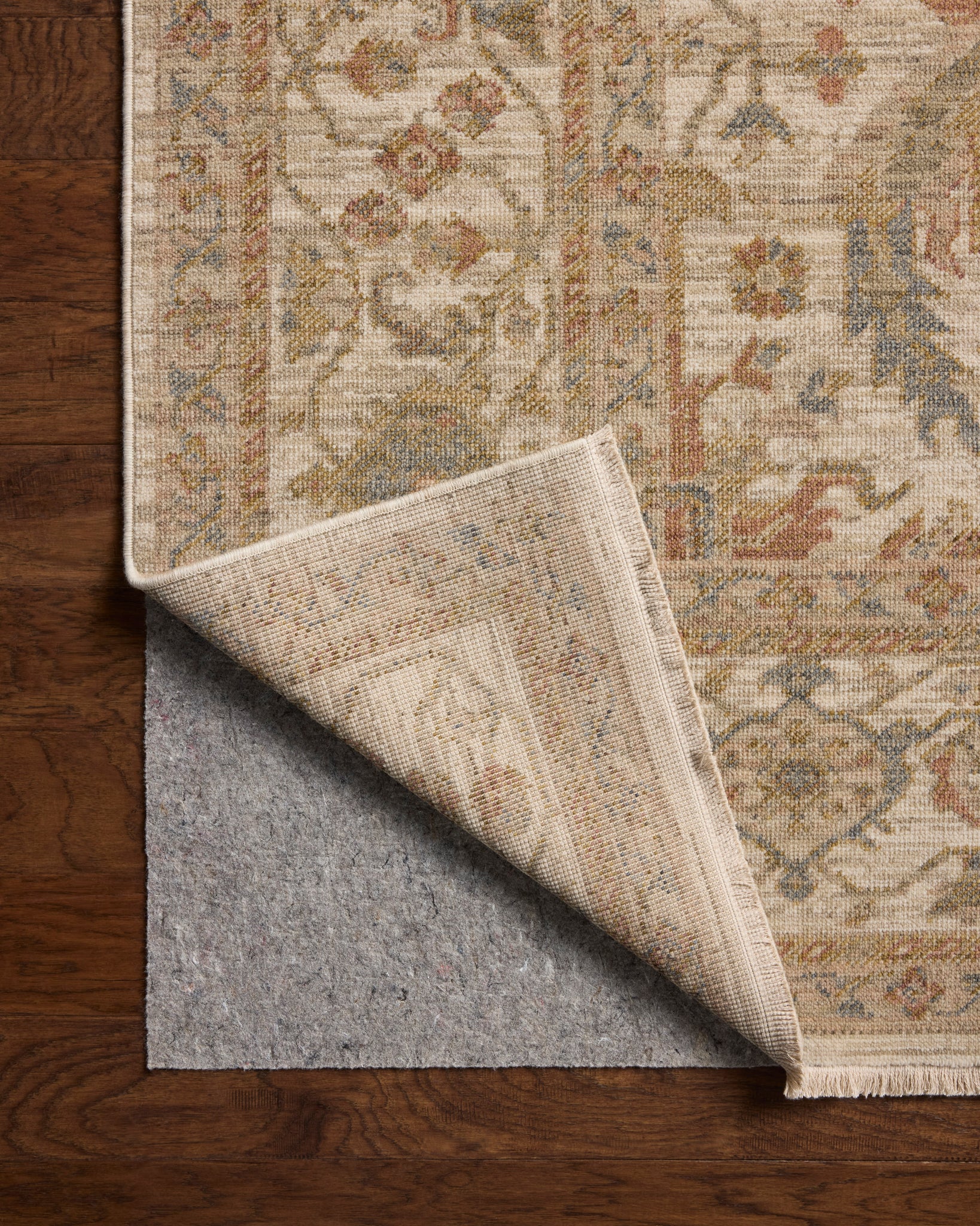 Reign Ivory / Sunset shown from a different angle to reveal its pattern.