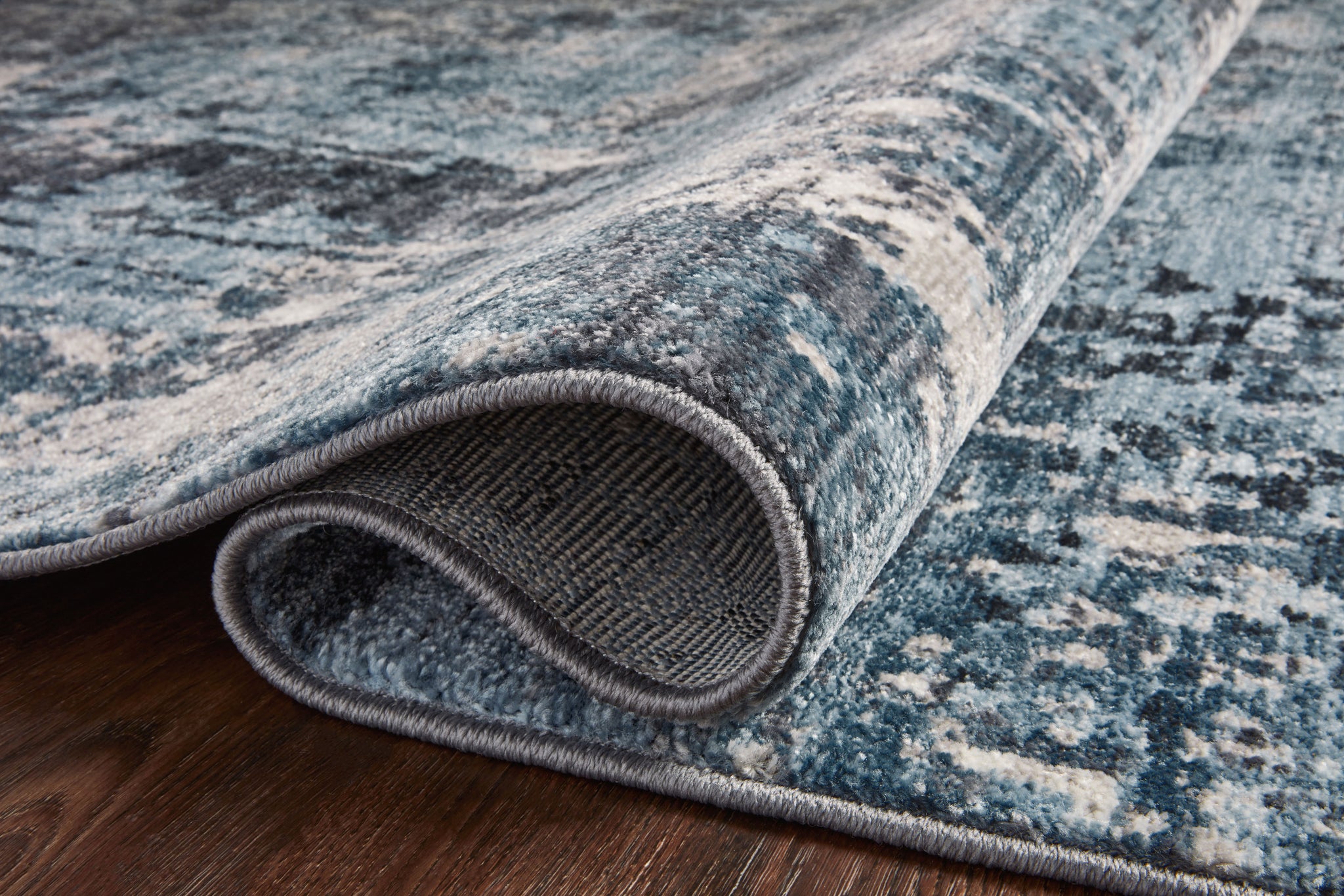 Samra Charcoal / Sky shown from a different angle to reveal its pattern.