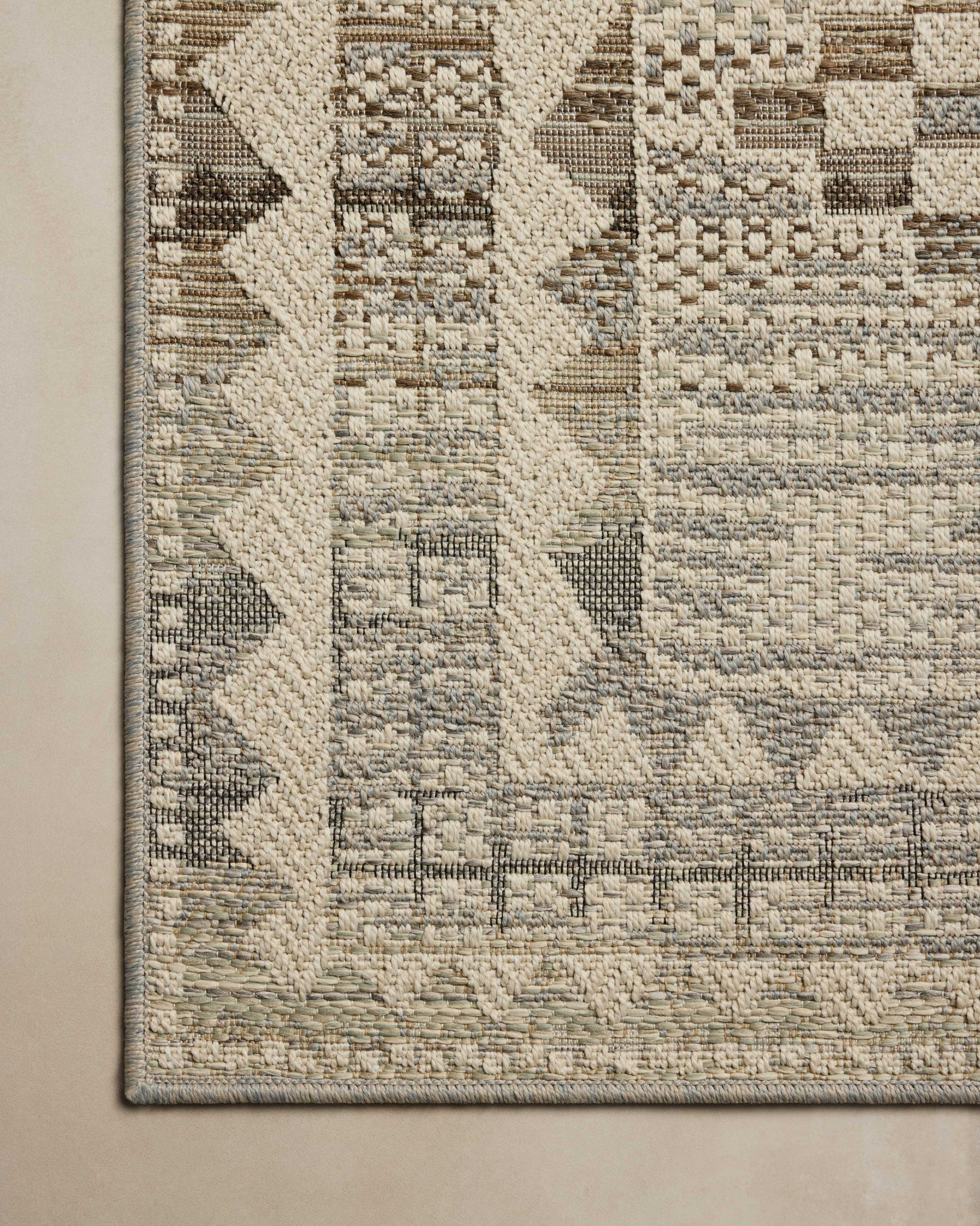 Saylor Ivory / Granite shown from a different angle to reveal its pattern.