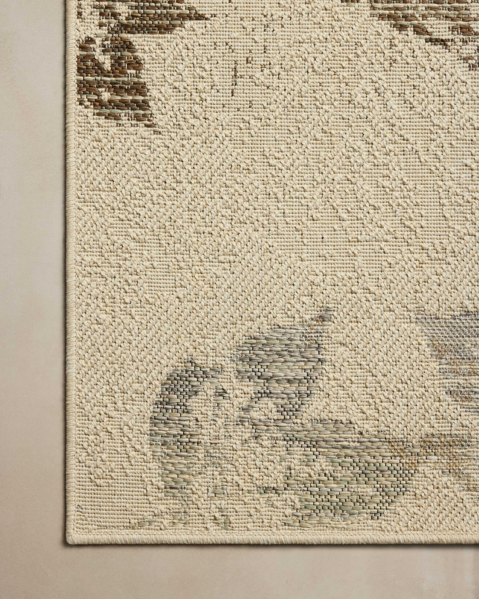 Saylor Ivory / Bark shown from a different angle to reveal its pattern.