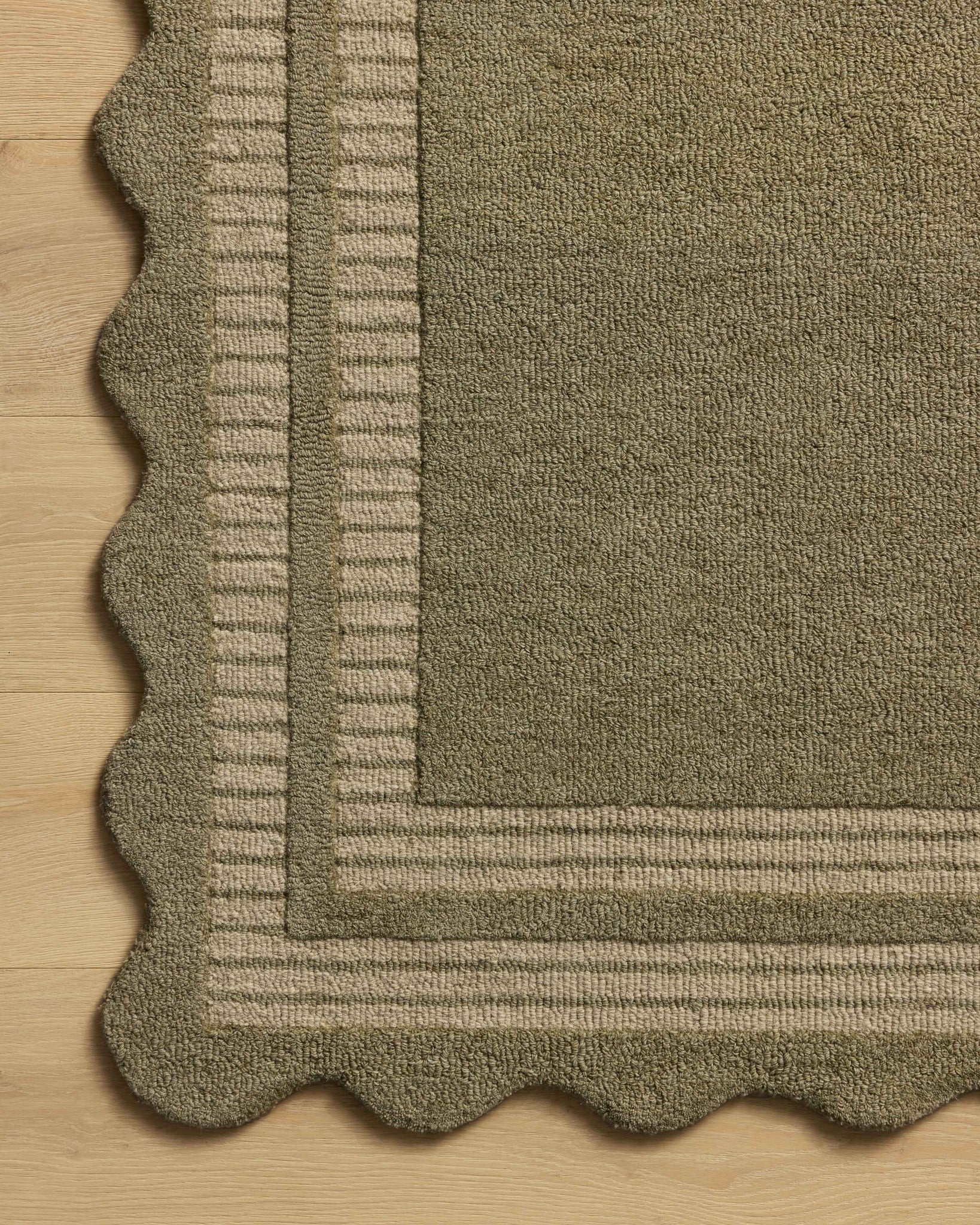 Scottie Olive / Pebble shown from another angle.