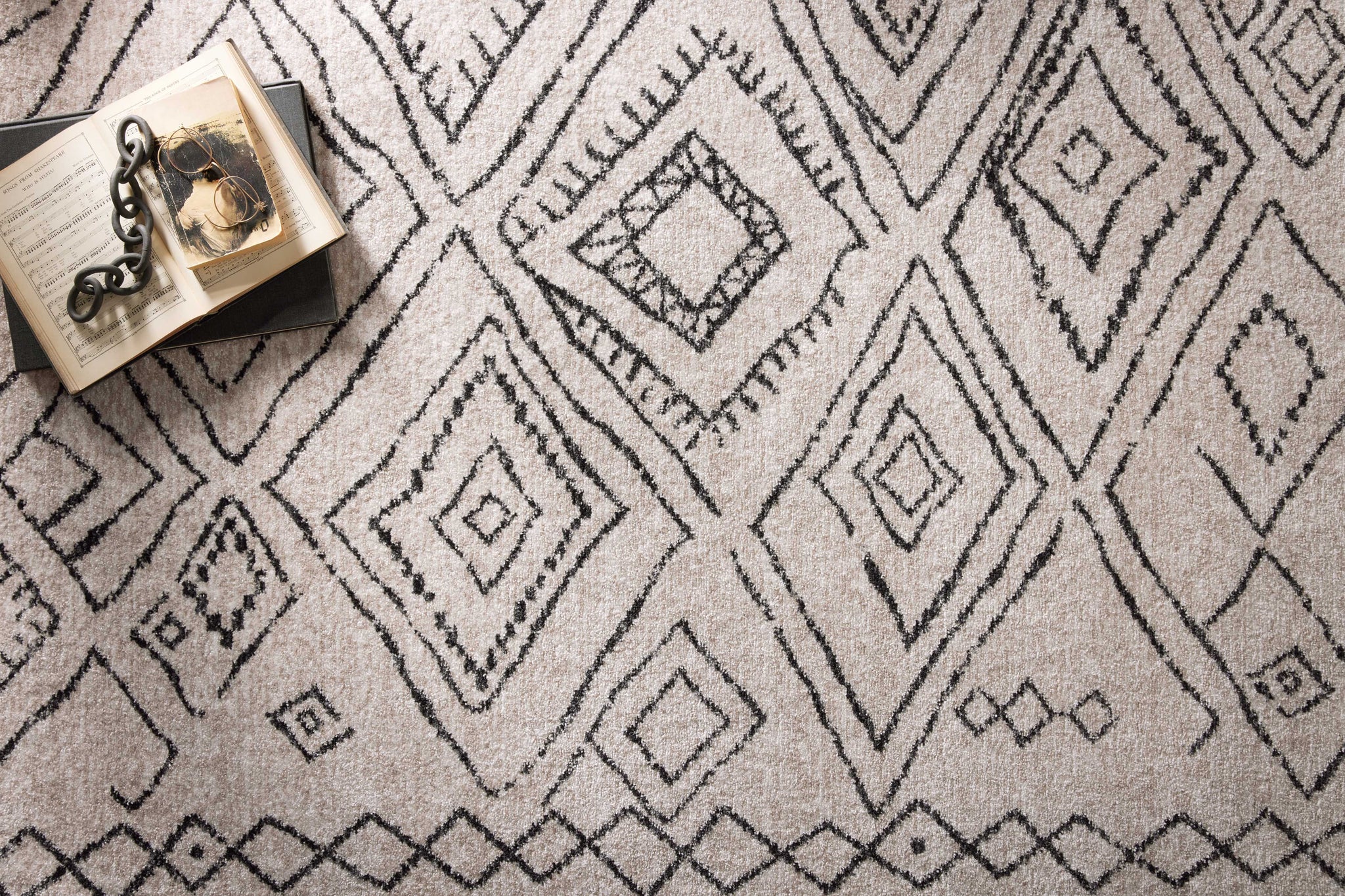 Vance Dove / Charcoal shown from a different angle to reveal its pattern.