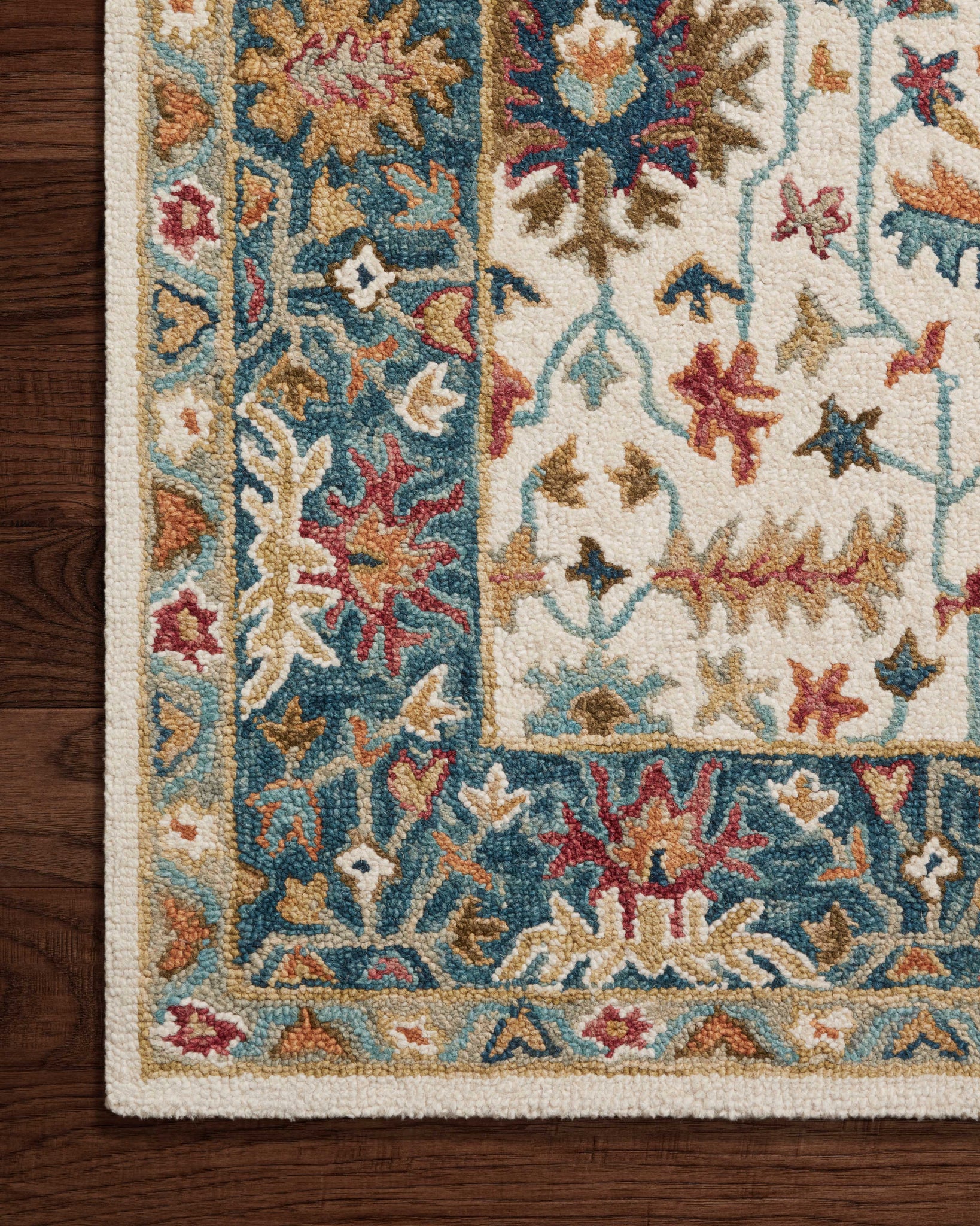 Victoria Ivory / Sky shown from a different angle to reveal its pattern.