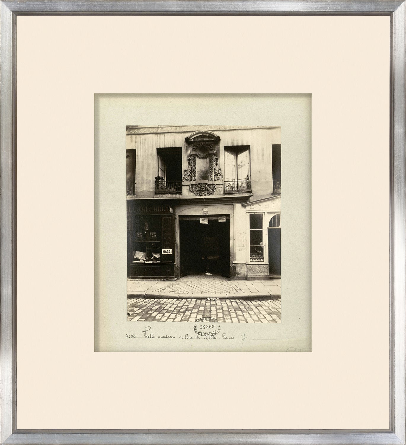 Rue De Paris – Vieille Maison wall art featuring a vintage black and white photograph of a Parisian building.
