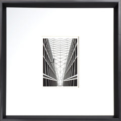43,82 × 43,82 cm – Cadre noir