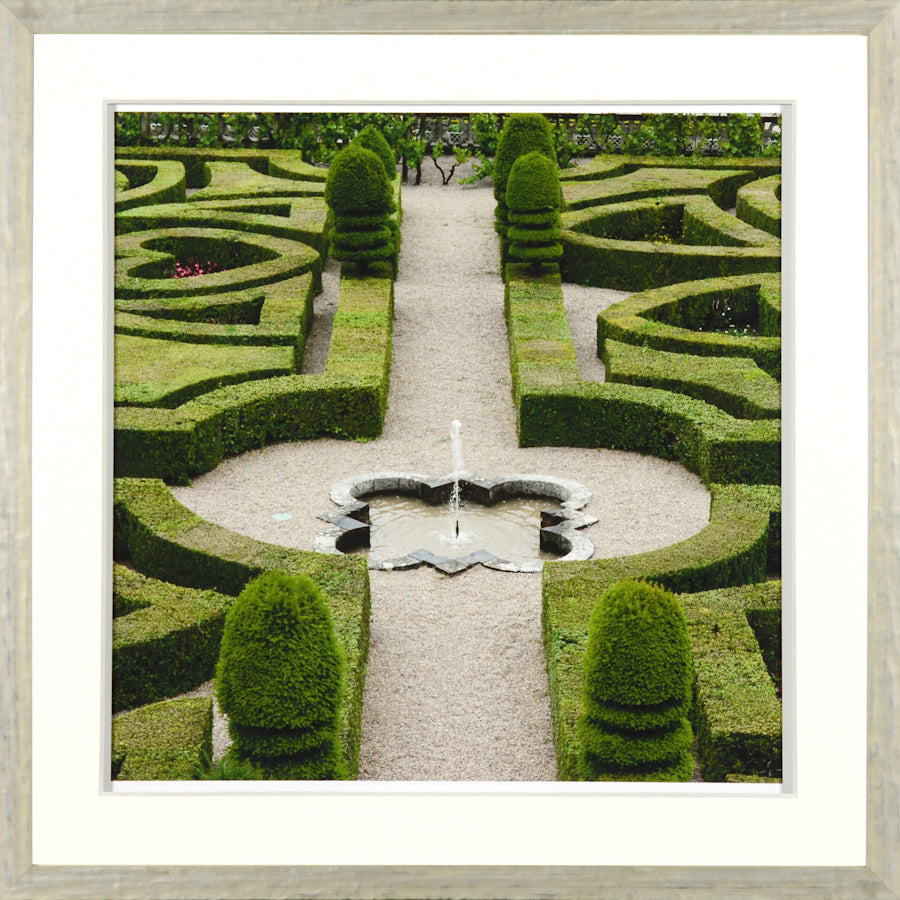 Jardin Vert Formel VII wall art featuring a lush garden layout with a central fountain.