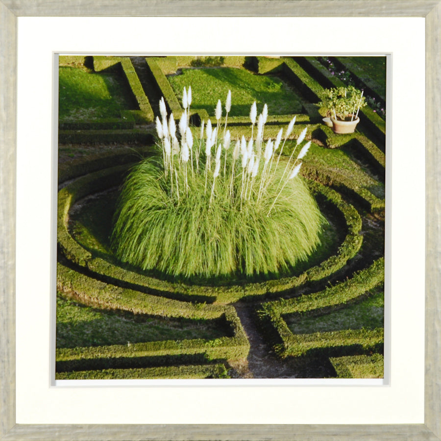 Jardin Vert Formel IX wall art featuring lush green grass and white pampas grass in a geometric garden layout.