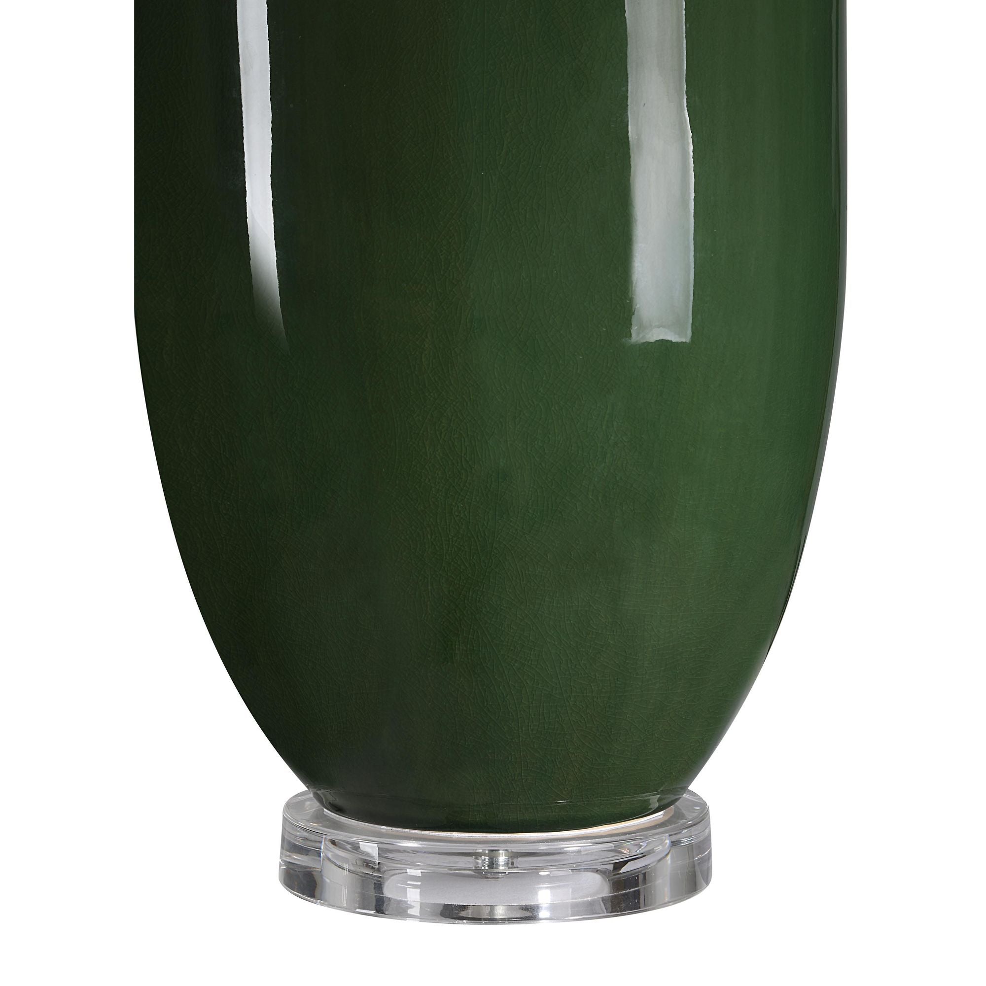 Pesca shown from the front to reveal the base and shade proportions.
