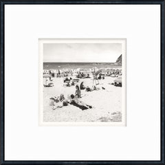 Petite photographie + bordures blanches (dimensions du cadre : 16,75 × 16,75 pouces)