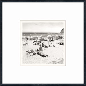 angle view of NOSTALGIA COLLECTION – SUNBATHERS & UMBRELLAS C. 1960 luxury Artwork