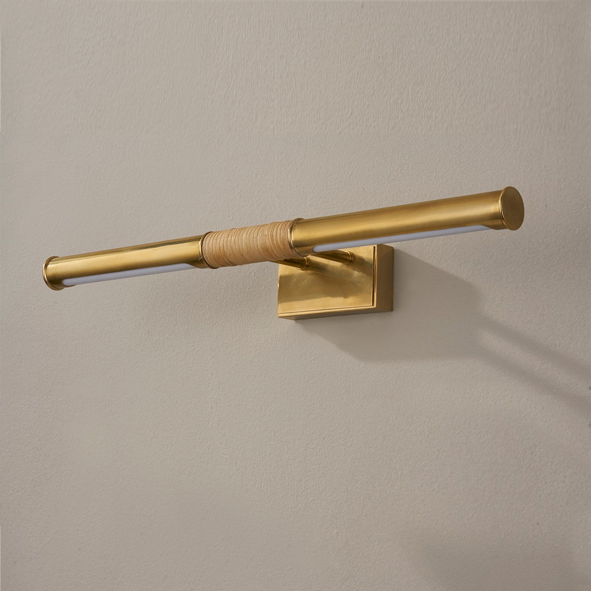 Hallstead Picture Light 24" in aged brass — a Hudson Valley picture light for gallery walls and reading nooks at Laurie Yapp Home.