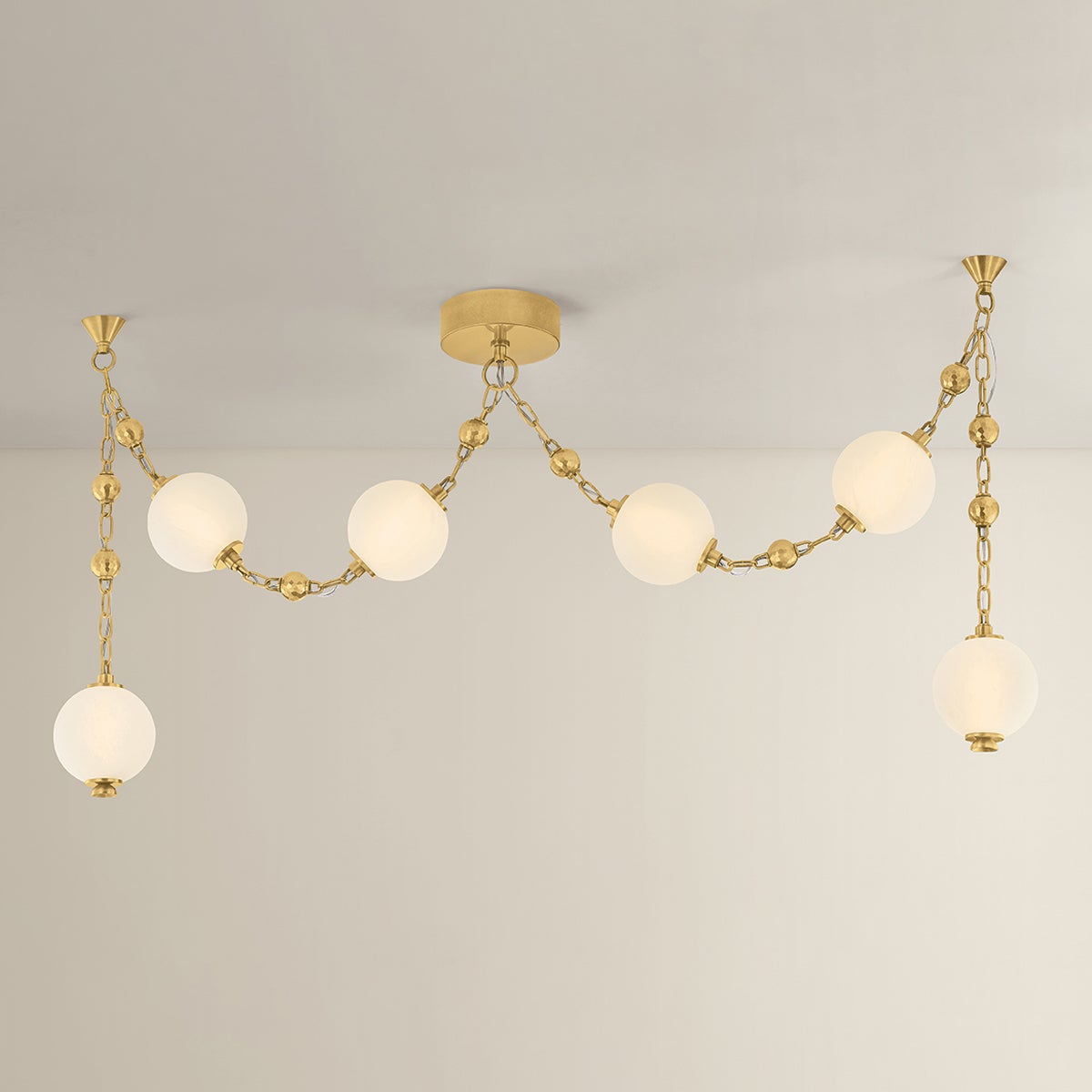 Corda Linear shown from the front to reveal the extended frame and shade array.