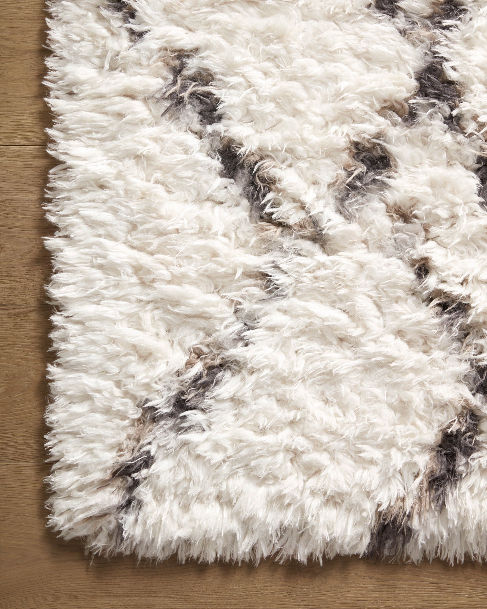 Amira Ivory / Bark shown from a different angle to reveal its pattern.