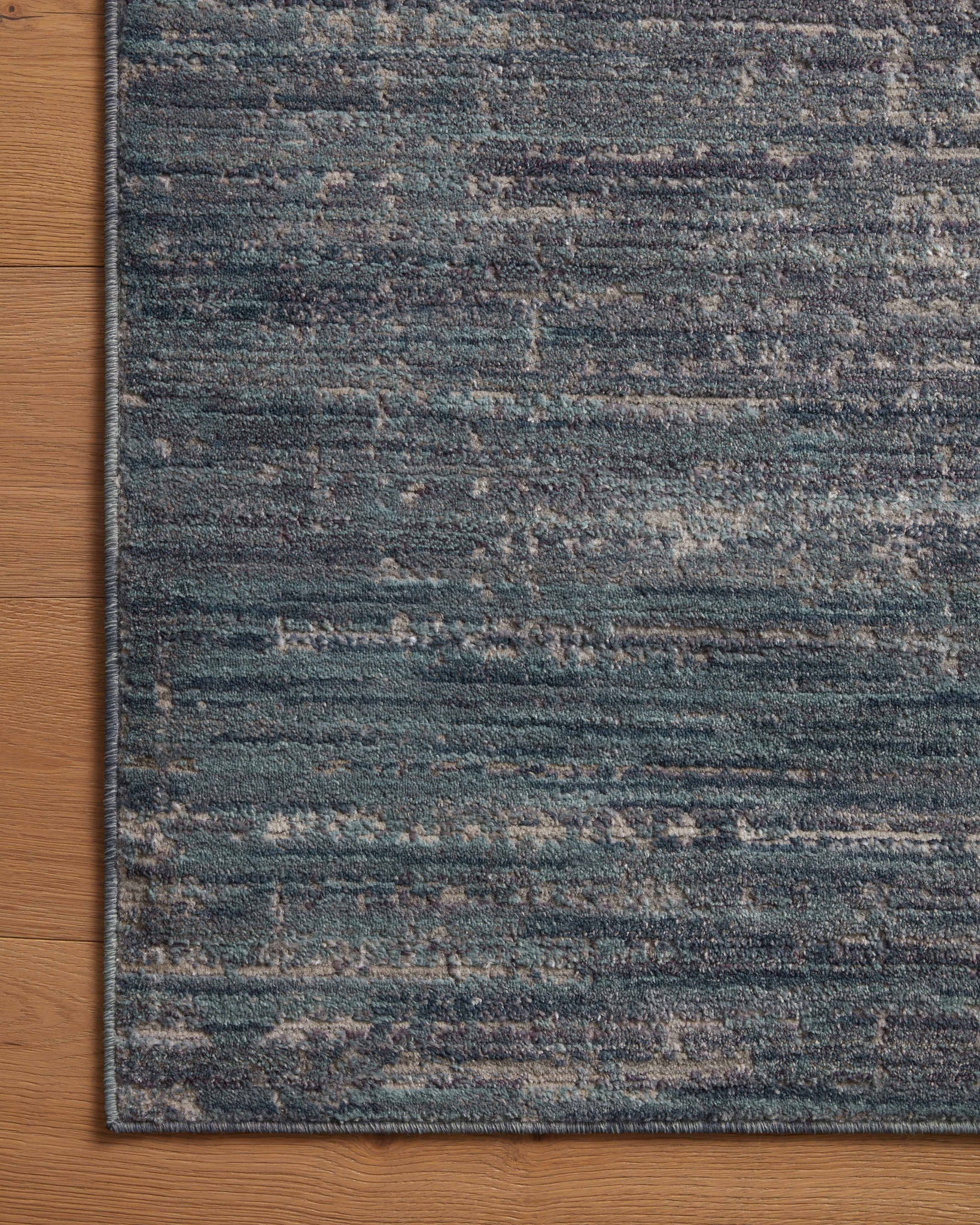 Arden Ocean / Grey shown from a different angle to reveal its pattern.