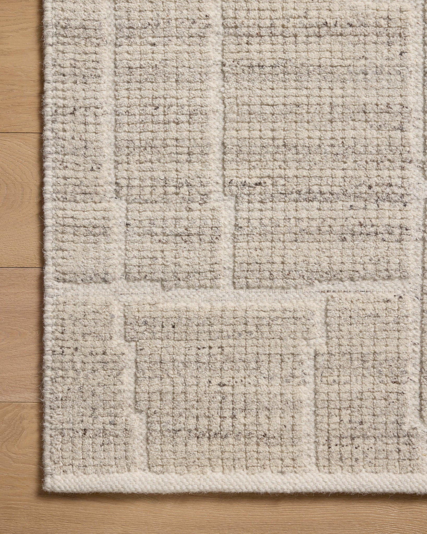 Asha Dove shown from a different angle to reveal its pattern.