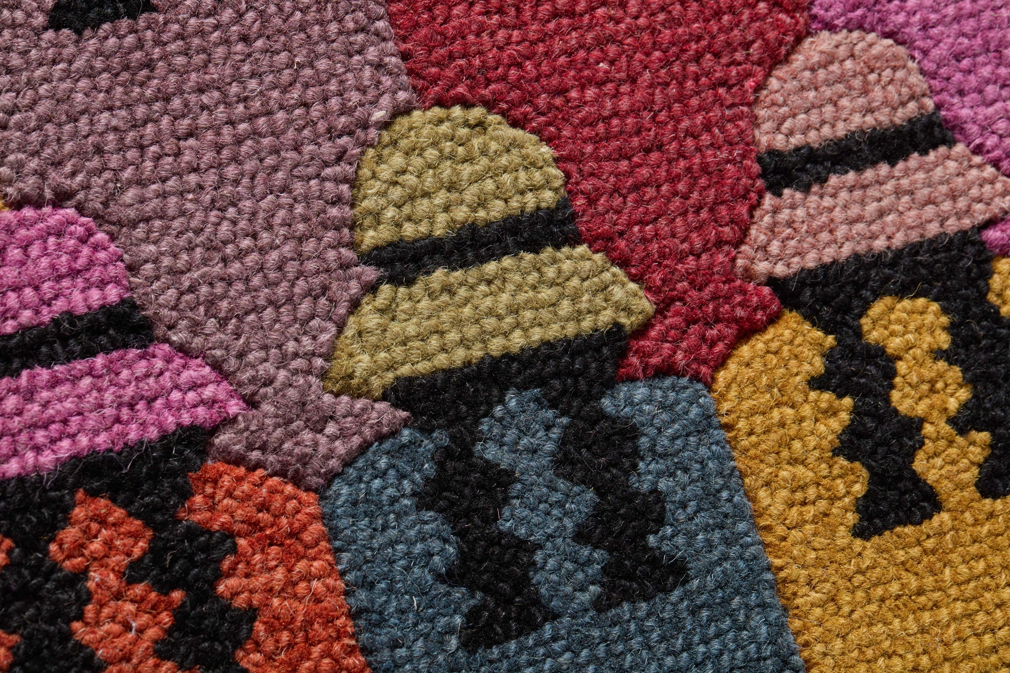 Side view of the Puno Ladies Multi / Black artwork.