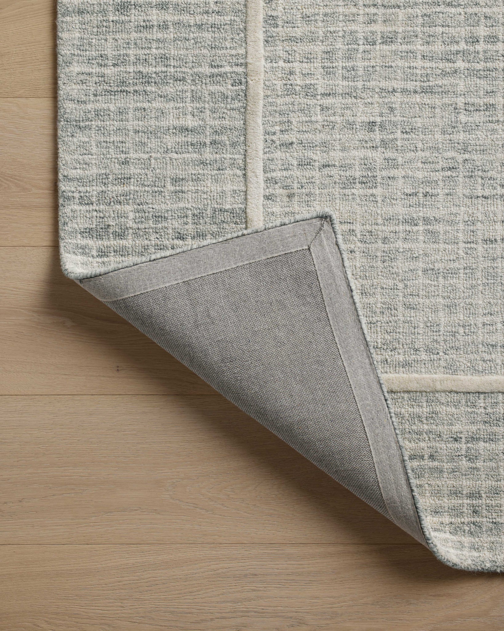 Briggs Mist / Ivory shown from another angle.