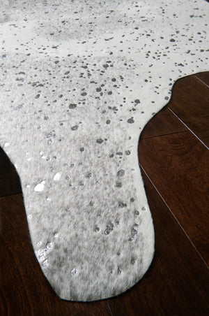 Side view of the Bryce Grey / Silver rug.