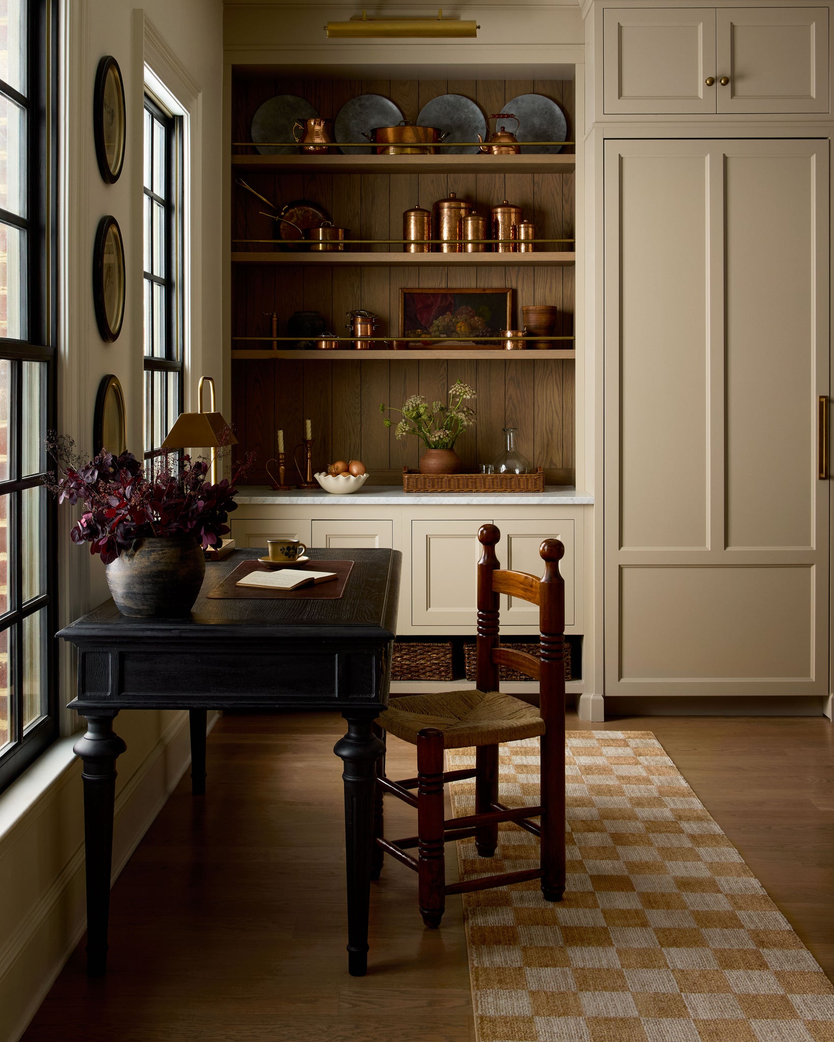 Calvin Apricot / Ivory shown from a different angle to reveal its pattern.