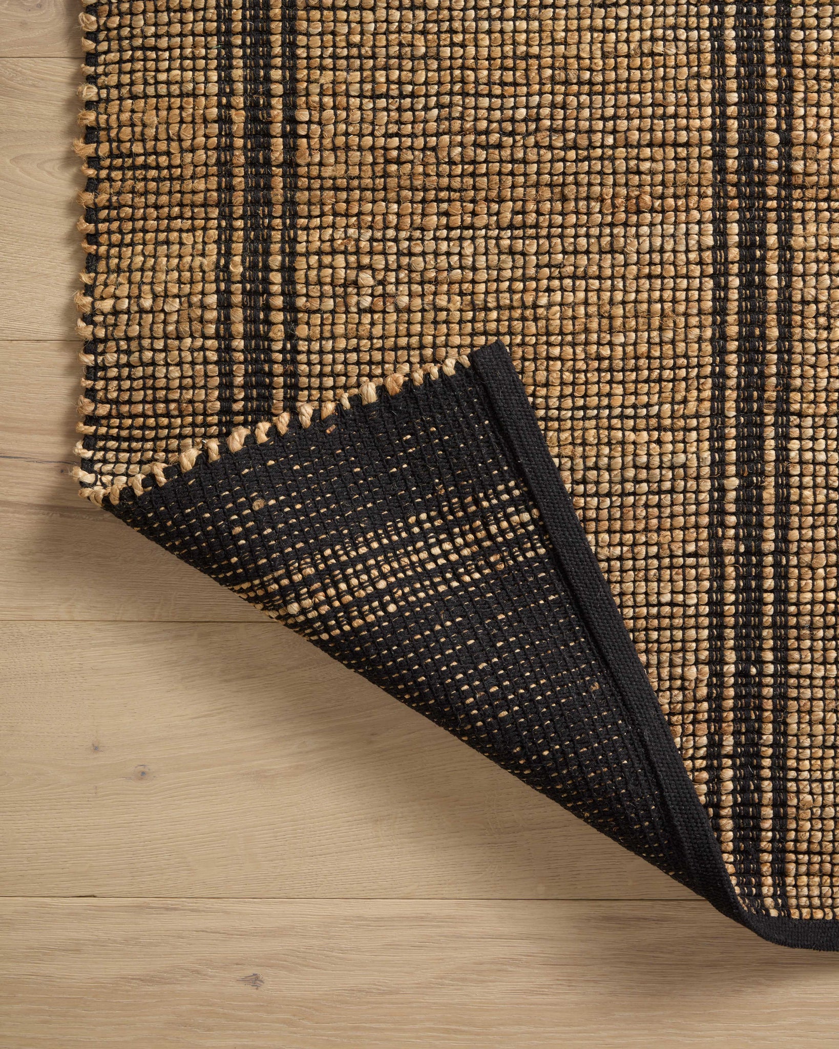 Colton Natural / Black shown from a different angle to reveal its pattern.