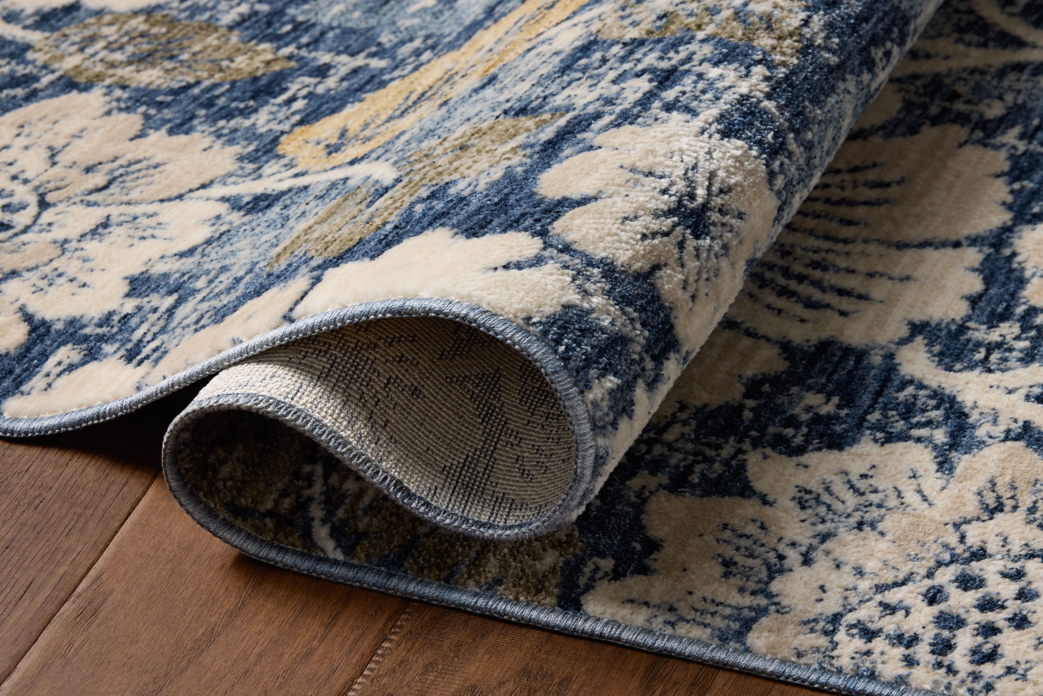 Eileen Denim / Natural shown from a different angle to reveal its pattern.