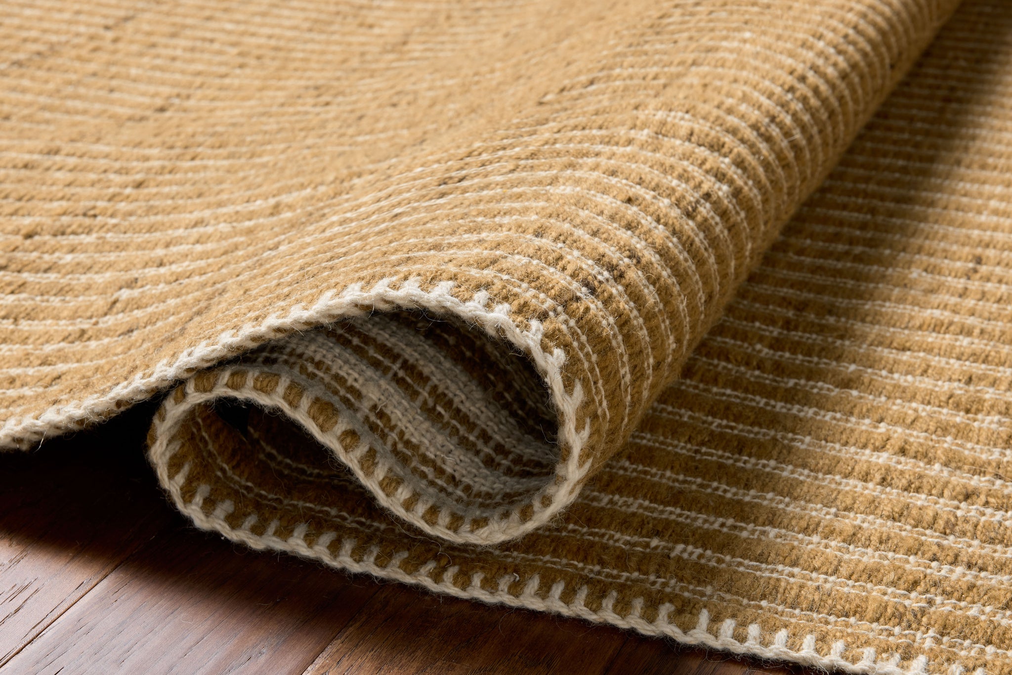 Elma Wheat shown from a different angle to reveal its pattern.