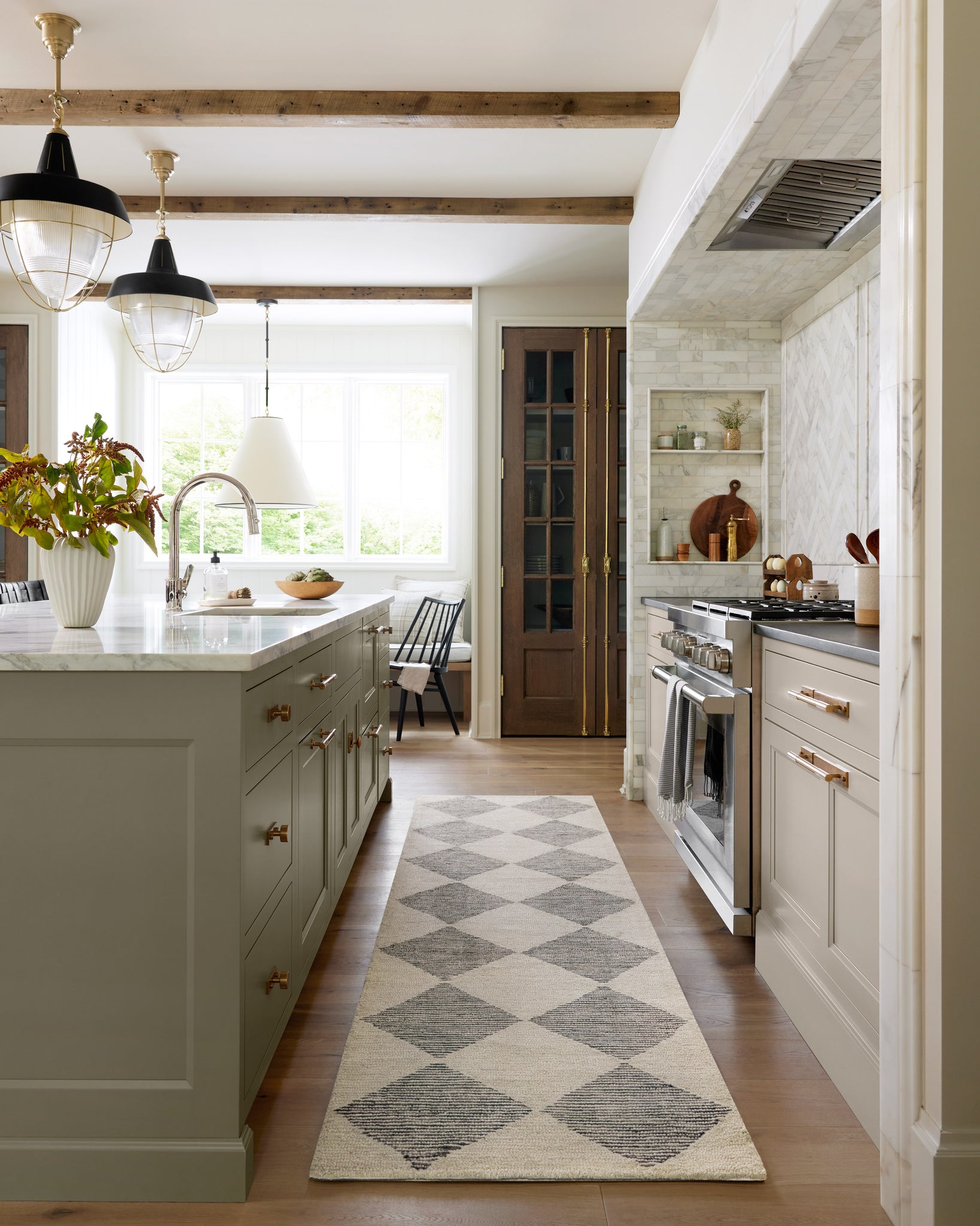 Francis Beige / Charcoal shown from a different angle to reveal its pattern.