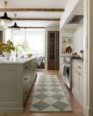 Francis Spa / Granite shown from a different angle to reveal its pattern.