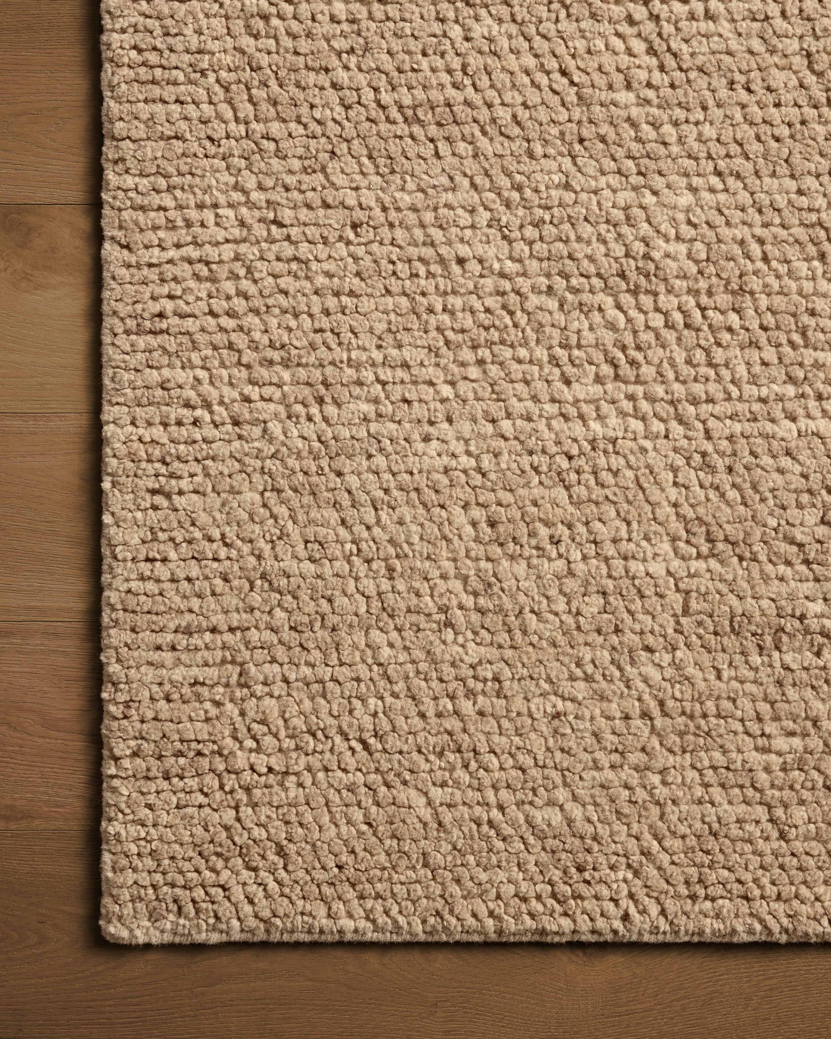 Frida Sand shown from a different angle to reveal its pattern.