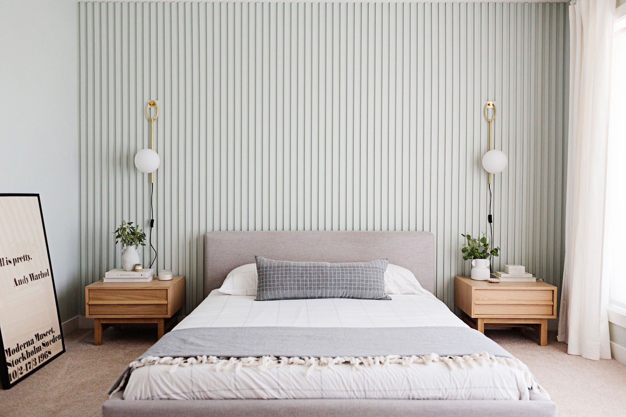 Gina Plug-In Sconce - Lifestyle [HL290101-AGB]
