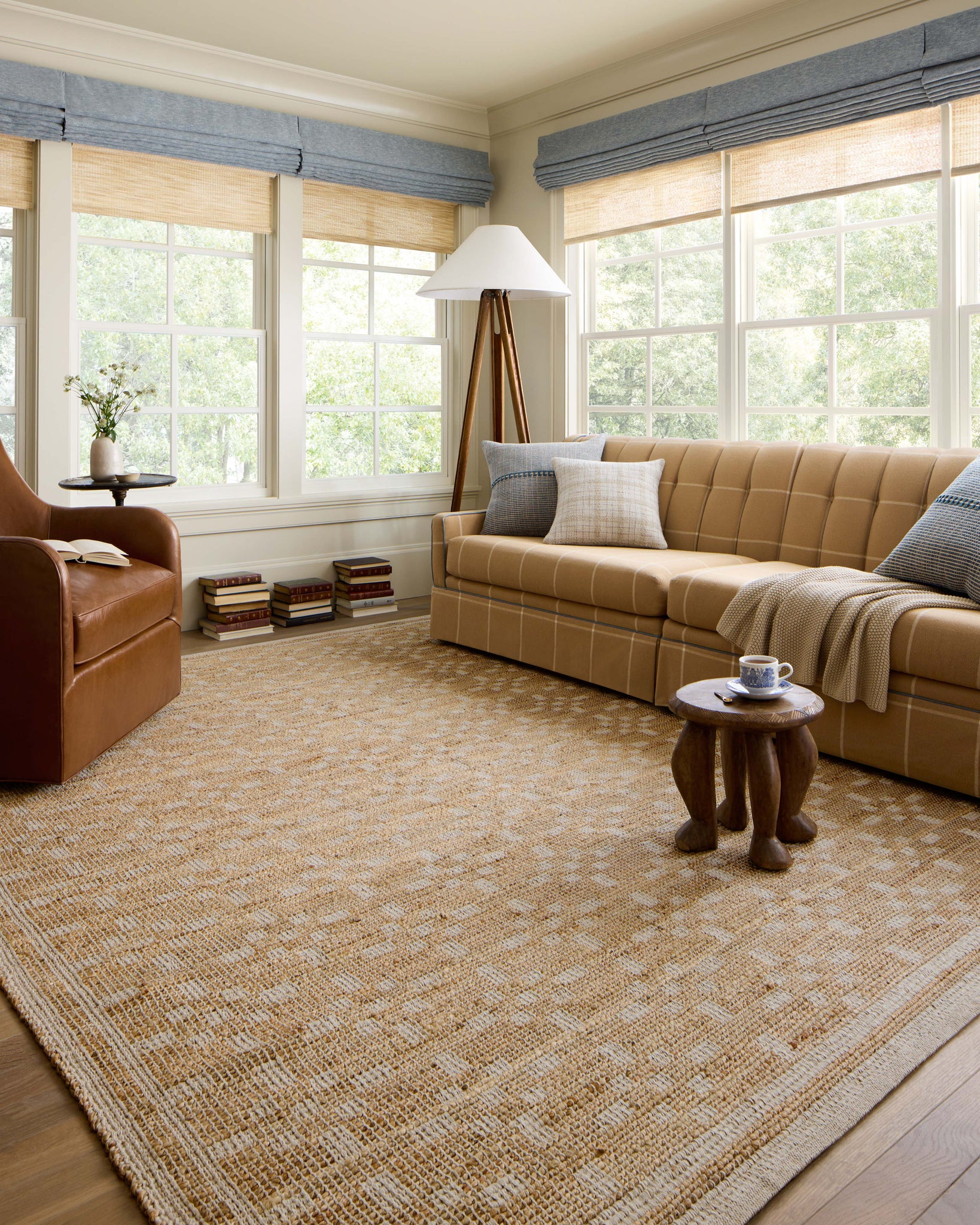 Judy Natural / Ivory shown from a different angle to reveal its pattern.