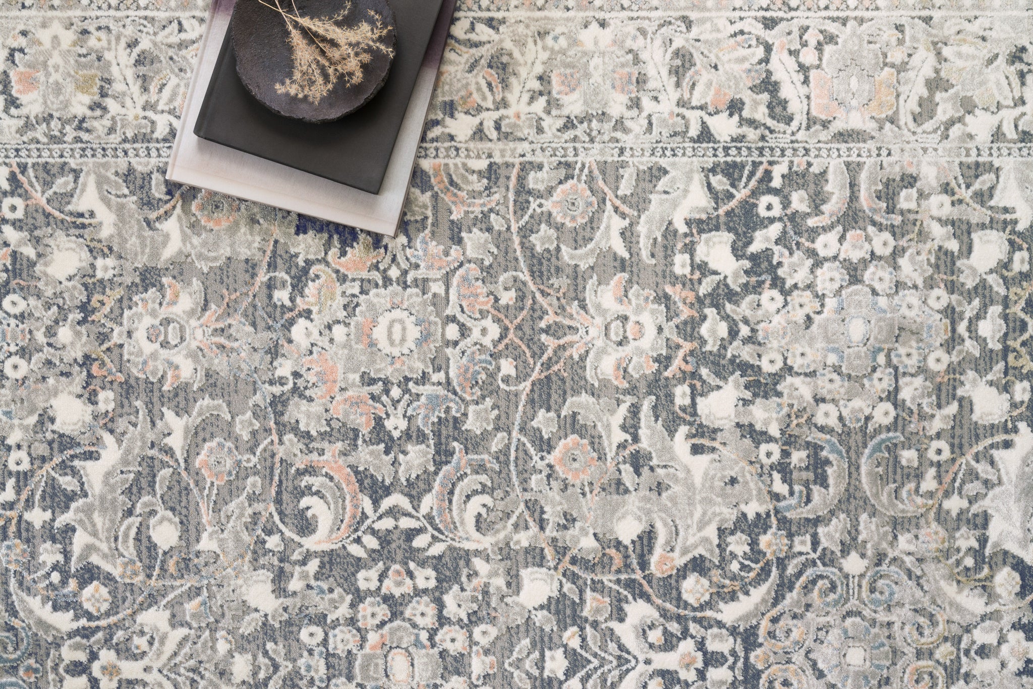 Lucia Grey / Mist shown from a different angle to reveal its pattern.
