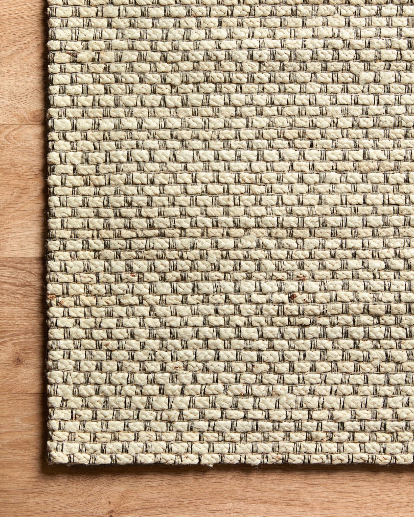 Lily Ivory shown from a different angle to reveal its pattern.