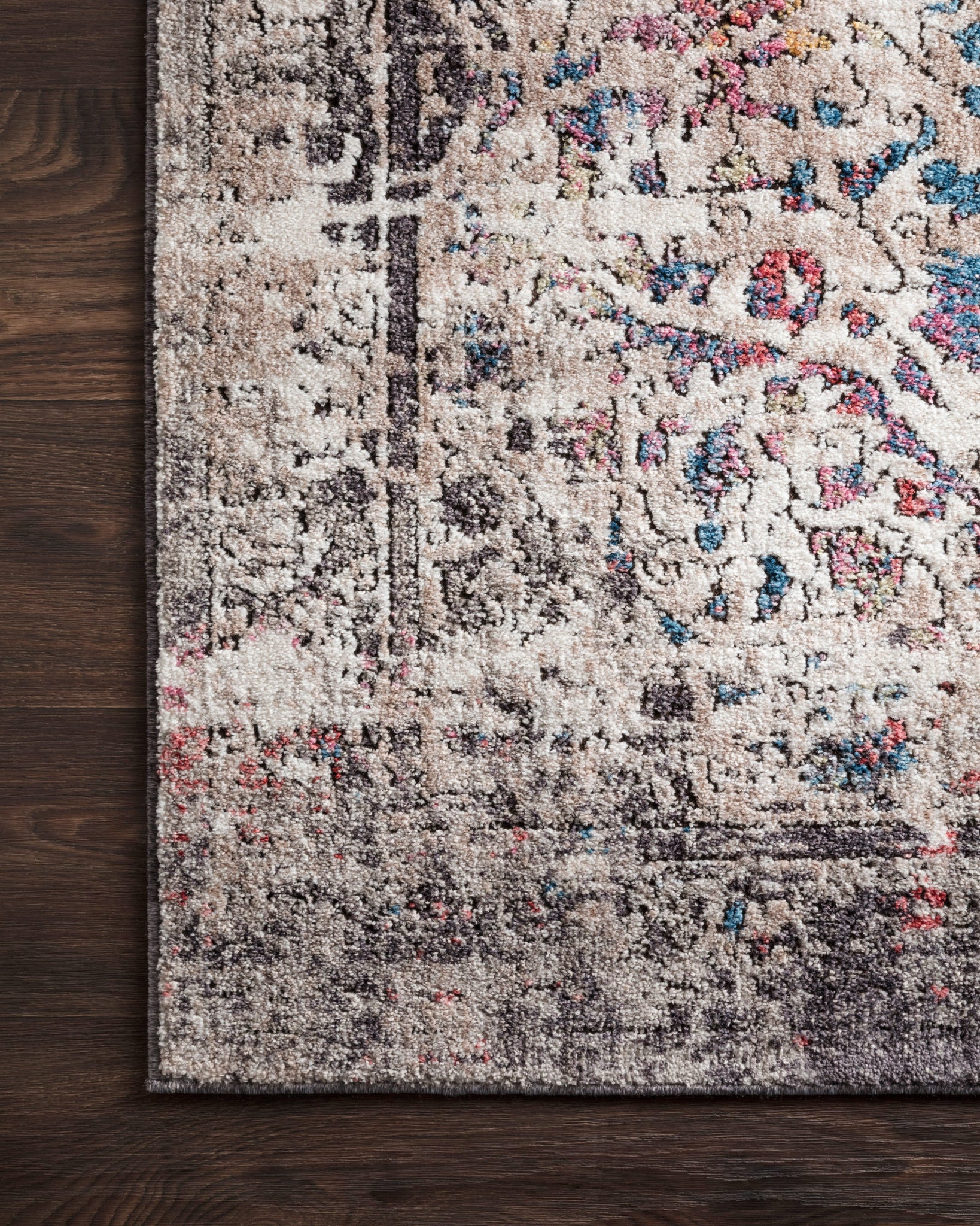 Side view of the Medusa Granite / Multi rug.