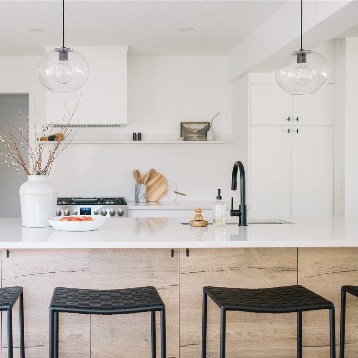 Margot Pendant 12.25" x 10.5" - Lifestyle [H270701L-OB]