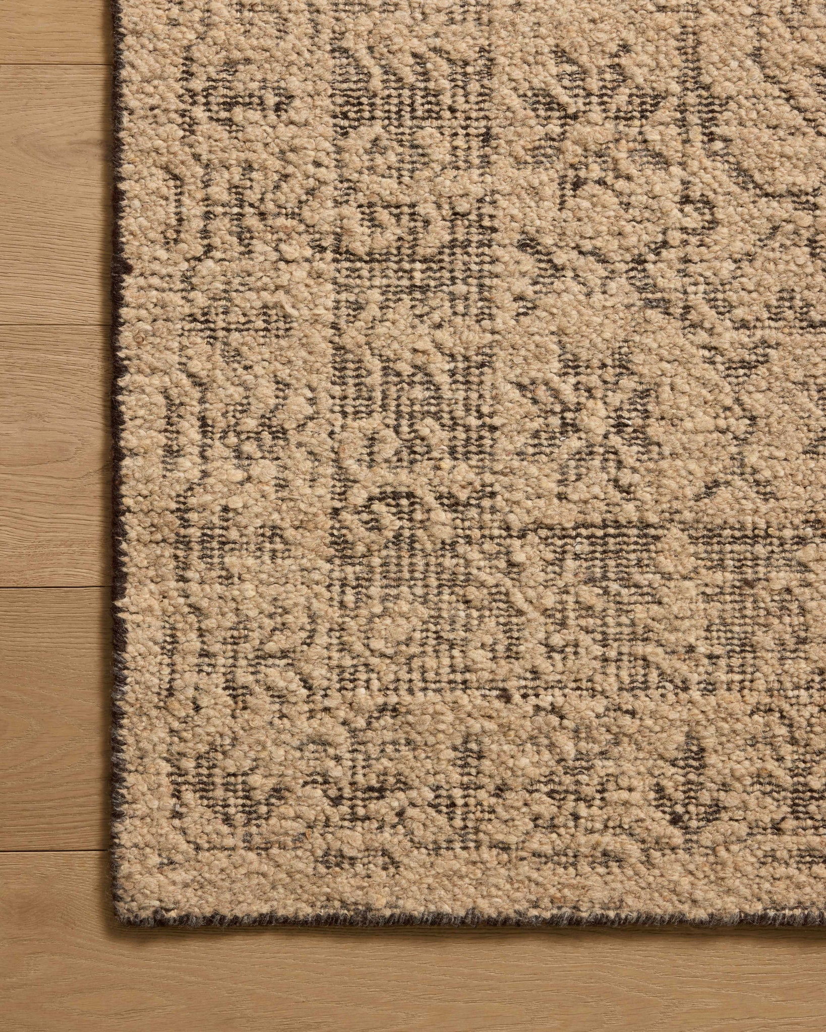 Novi Tan / Onyx shown from a different angle to reveal its pattern.