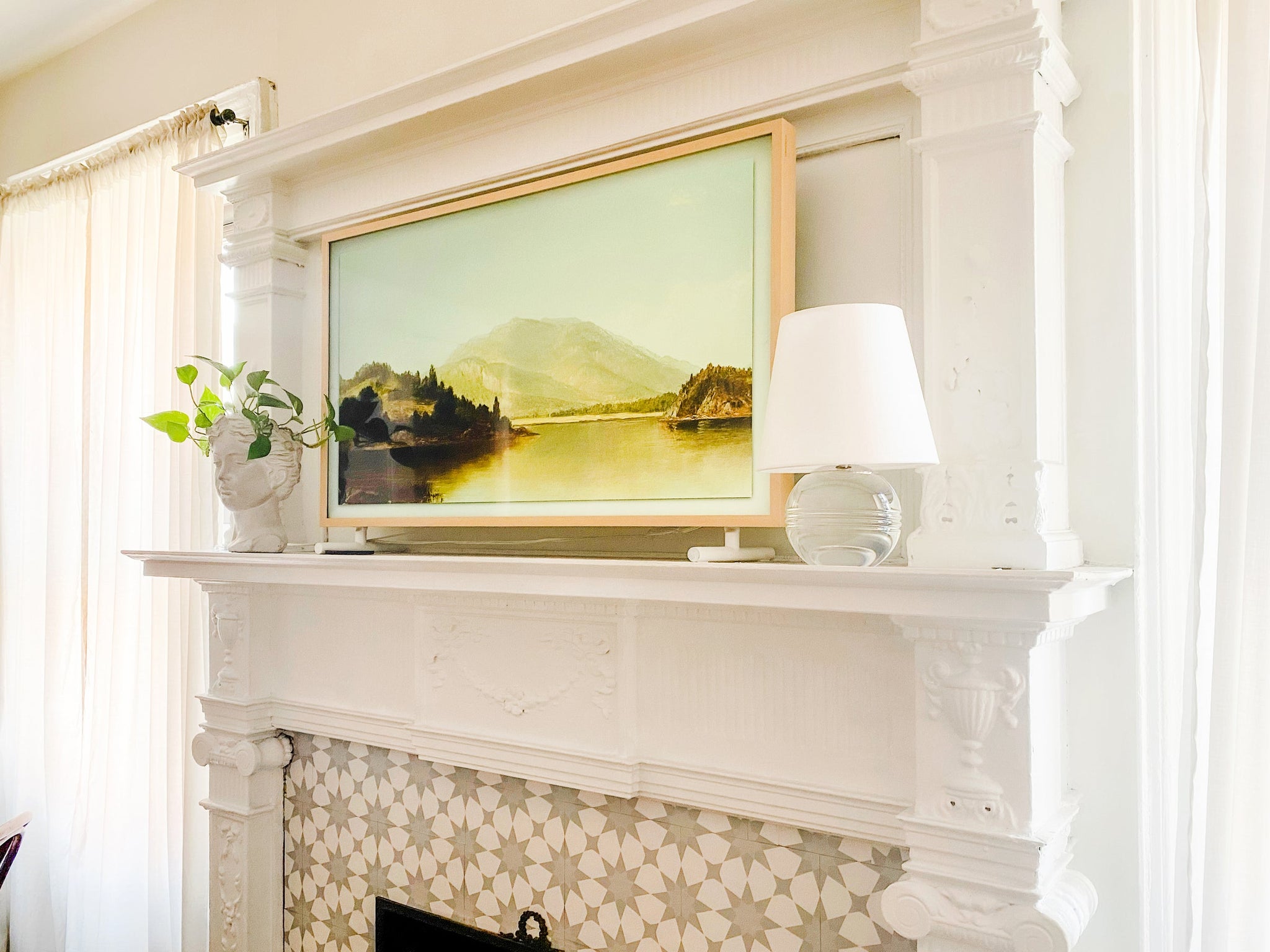 Nicole Table Lamp - Lifestyle [HL310201-PN]