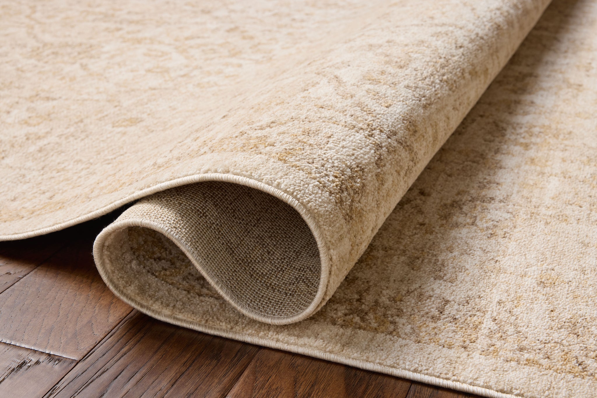 Palma Ivory / Sand shown from a different angle to reveal its pattern.
