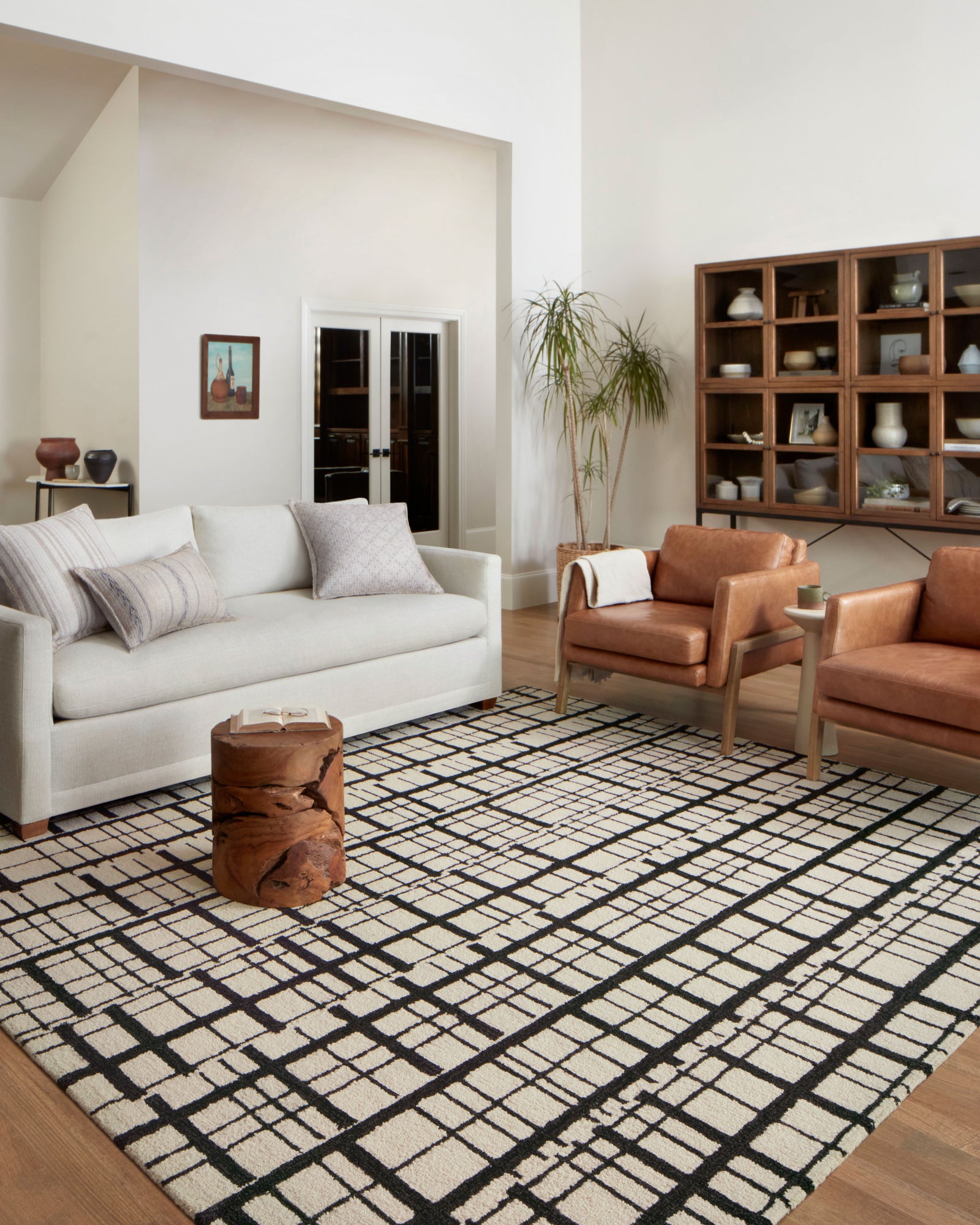 Polly Black / Ivory — a Loloi rug at Laurie Yapp Home.