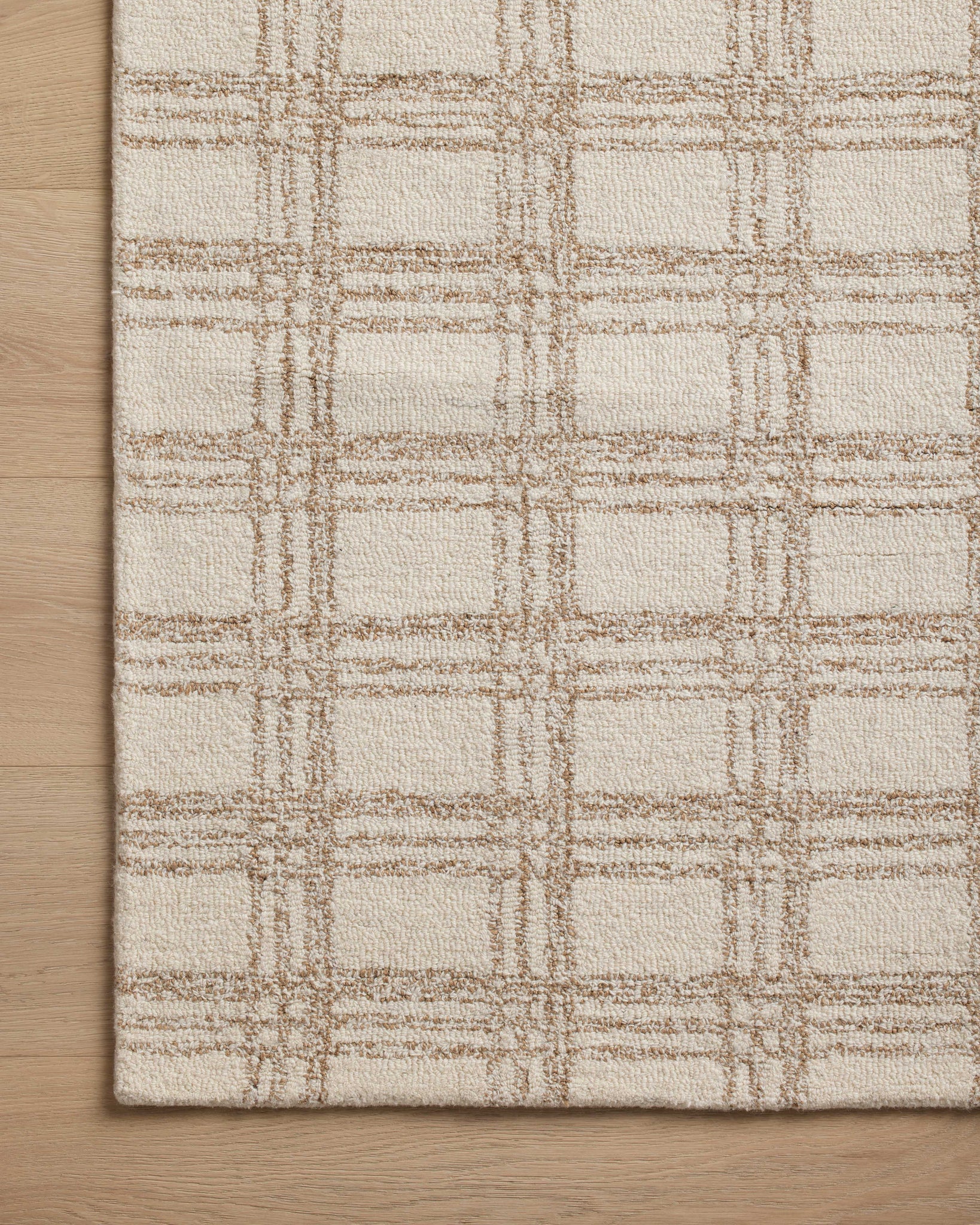 Polly Cream / Sand shown from a different angle to reveal its pattern.