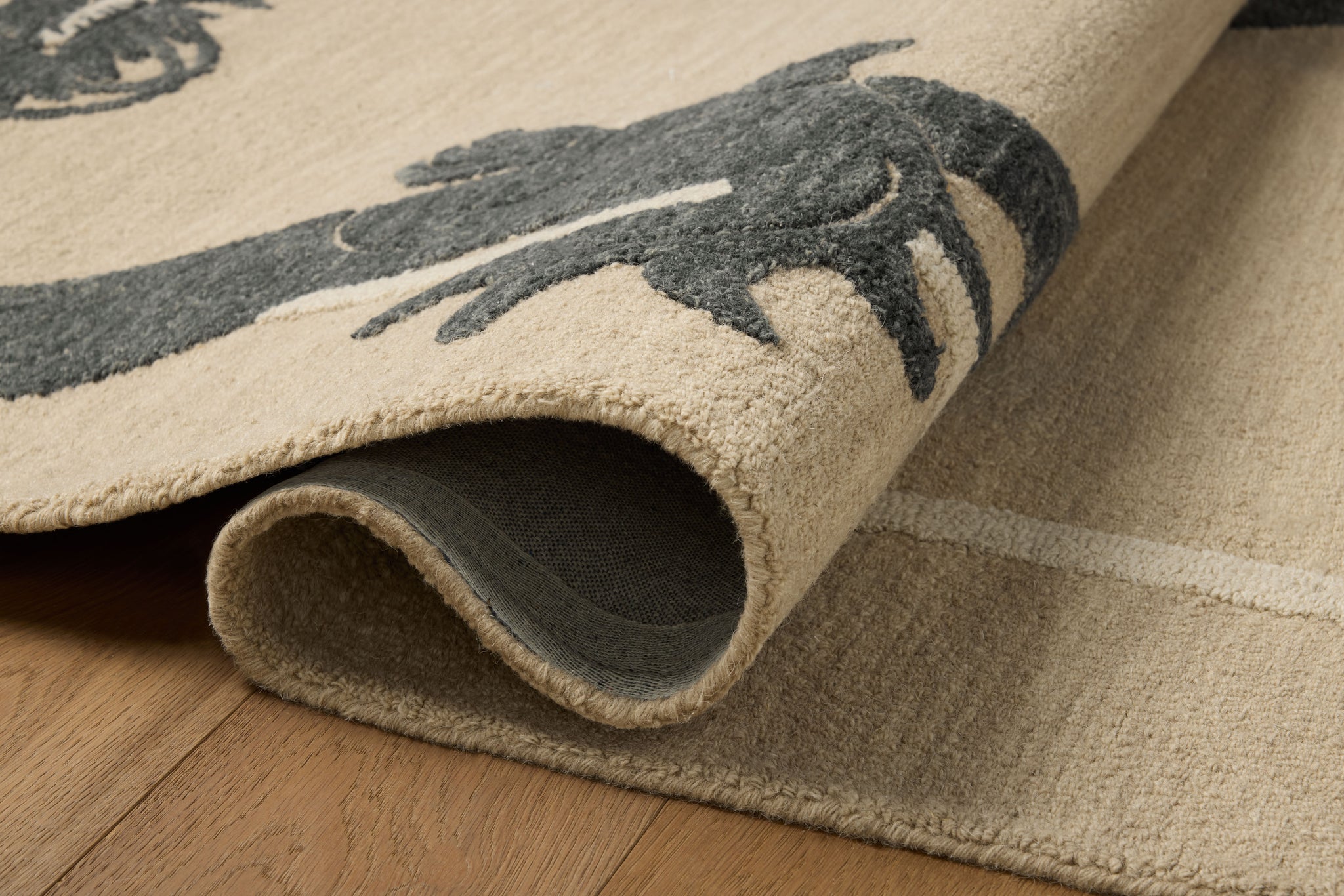 Romi Oatmeal / Midnight shown from a different angle to reveal its pattern.