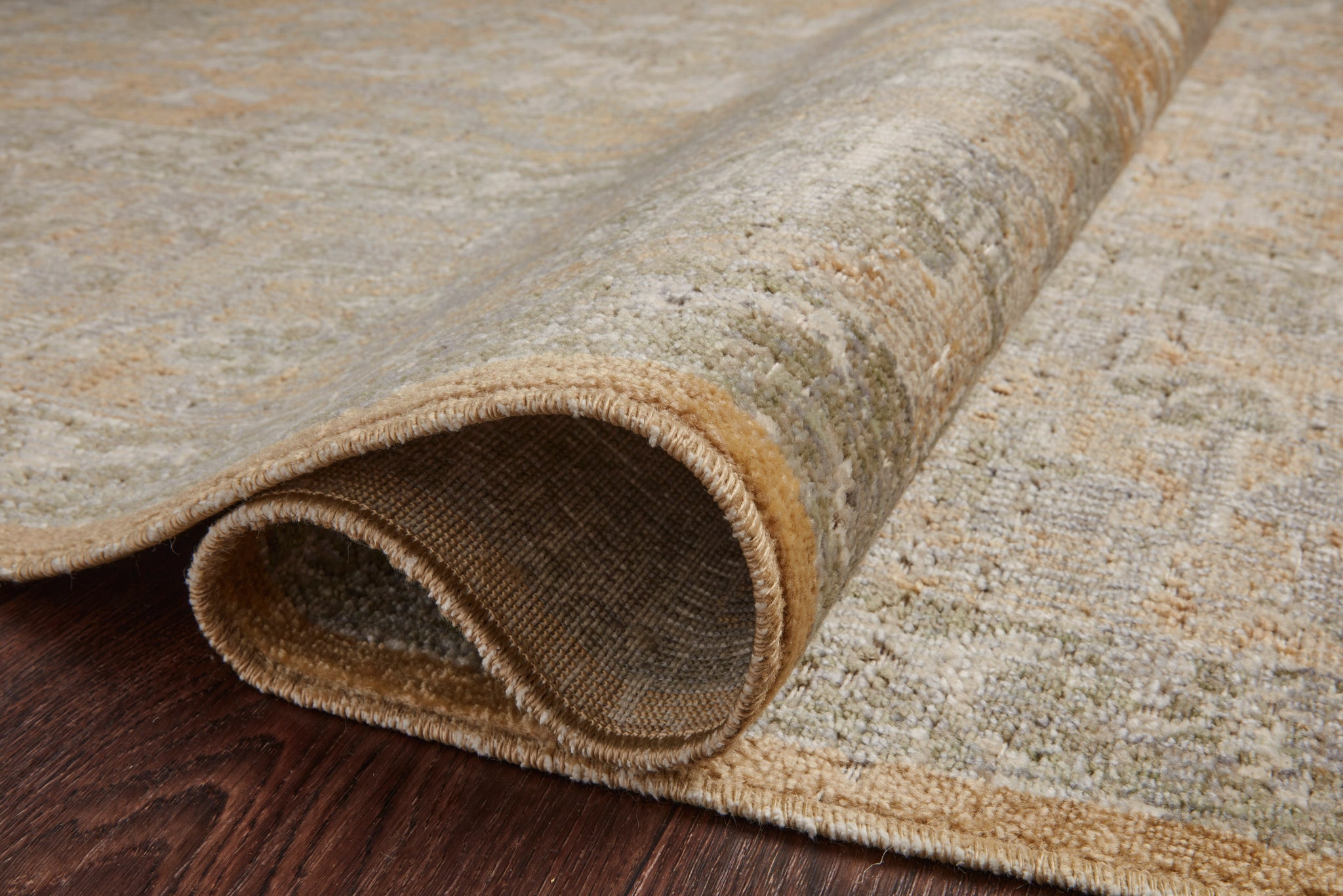 Rosemarie Gold / Sand shown from a different angle to reveal its pattern.