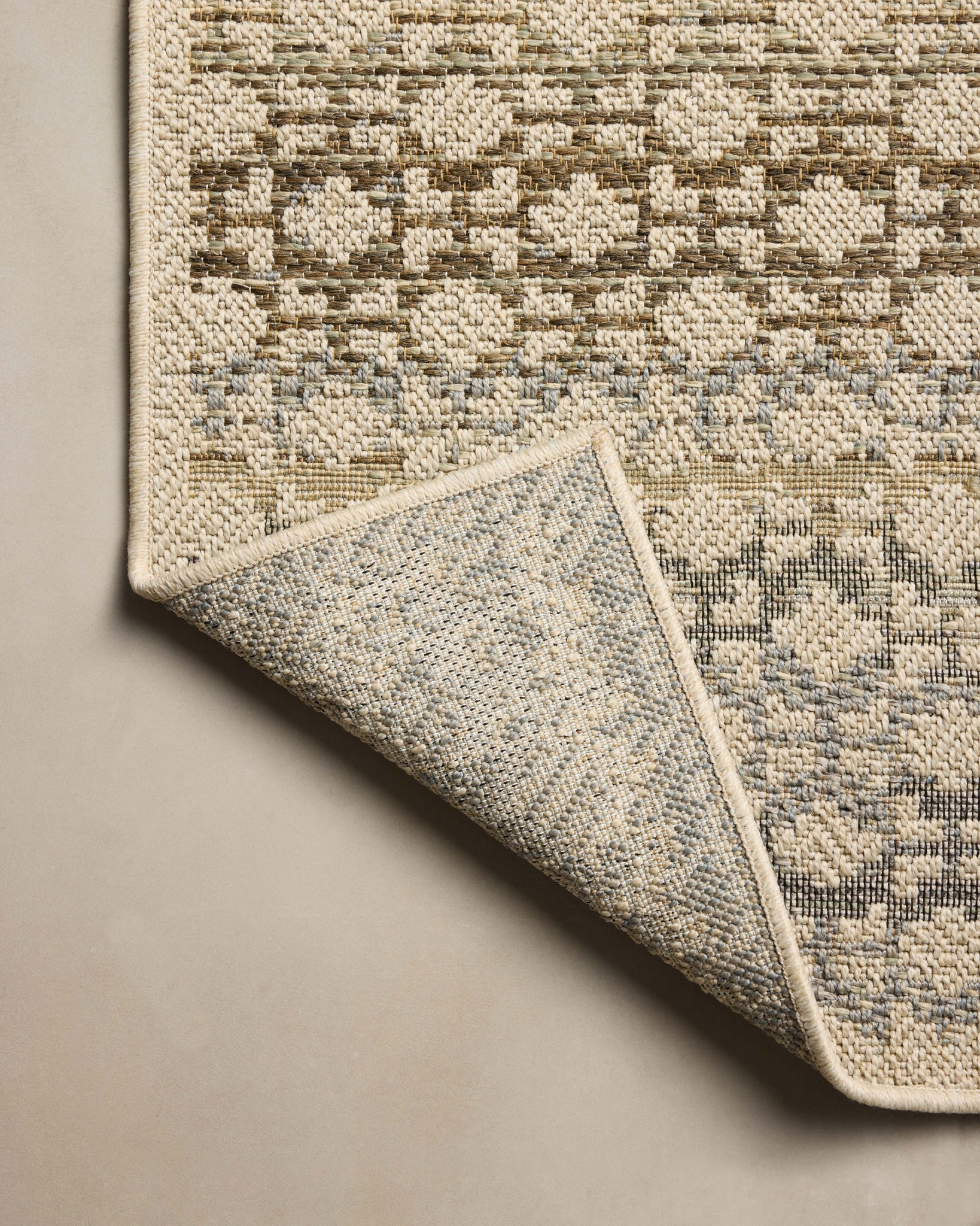 Saylor Ivory / Multi shown from another angle.