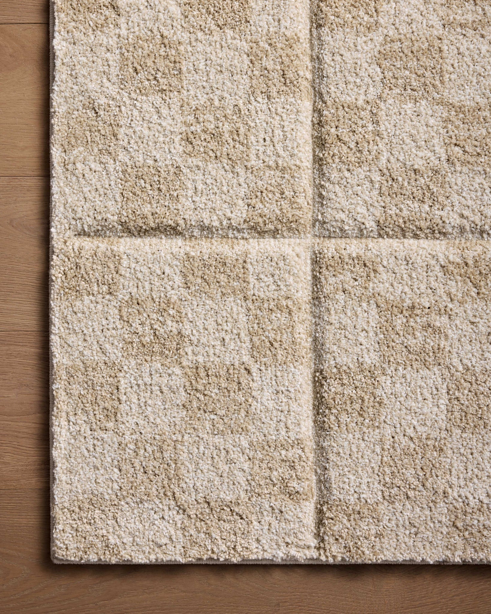 Silas Oatmeal / Sand shown from a different angle to reveal its pattern.