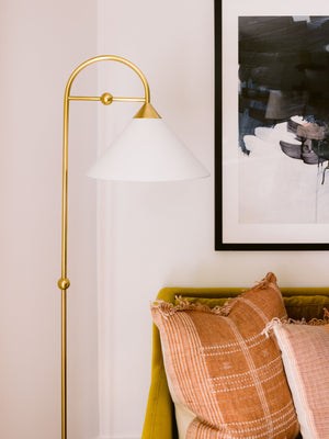 Sang Floor Lamp - Lifestyle [HL682401-AGB]